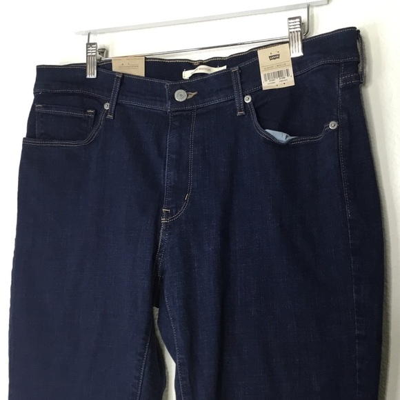 PLUS NWT Levi’s Classic Bootcut Jeans - Picture 2 of 5